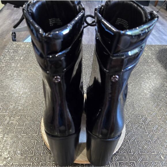 🐢 MICHAEL MICHAEL KORS Rosario Lace-up Bootie In Black Patent Leather 8.5 LN! - Picture 9 of 16